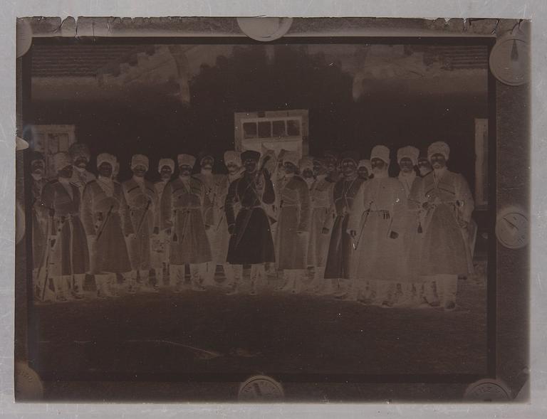 PARTI FOTONEGATIV PÅ GLASPLÅTAR, 14 st, ryska motiv, troligen 1920-tal.