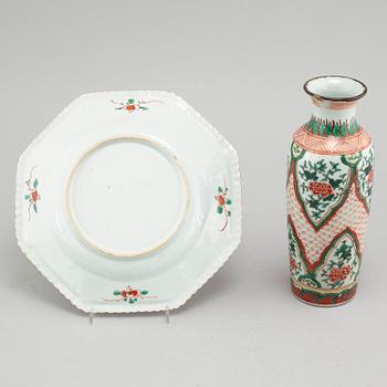 Two pieces of chinese porcelain, 19th century.