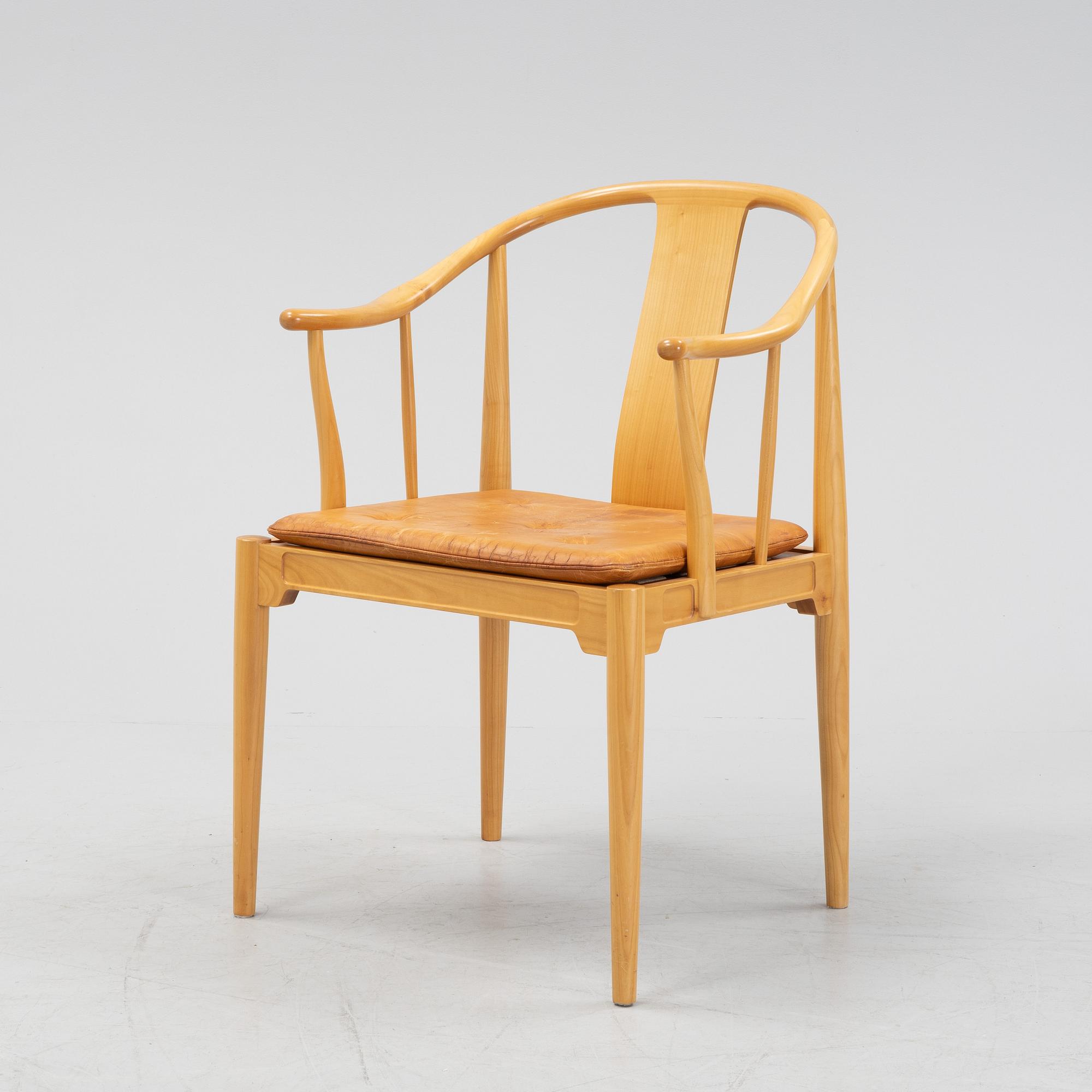 Hans J Wegner, "Kinastolen", Fritz Hansen, daterad 1989.