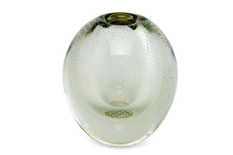 Gunnel Nyman, A VASE.
