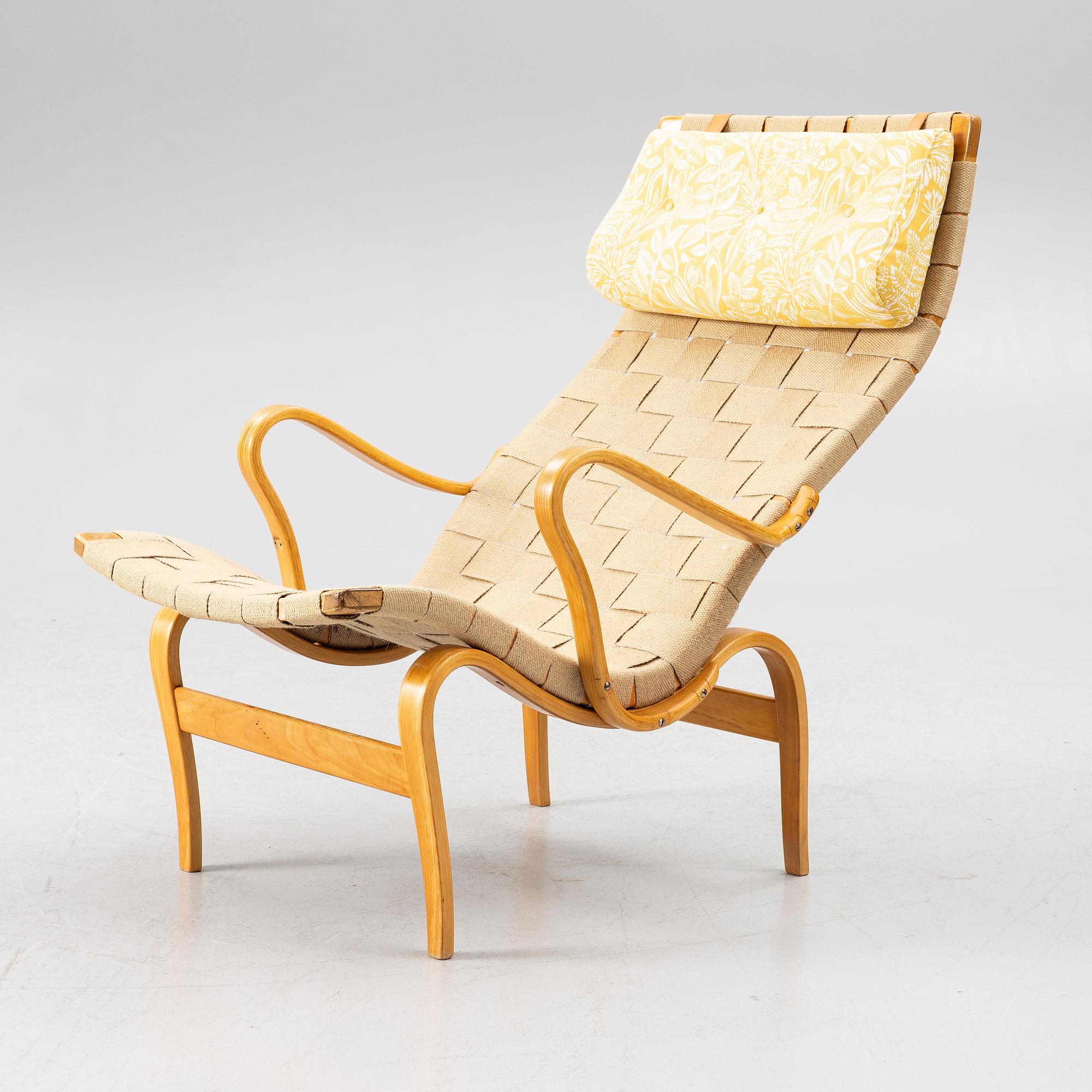 Bruno Mathsson, armchair, 'Pernilla', Firma Karl Mathsson, 1944.