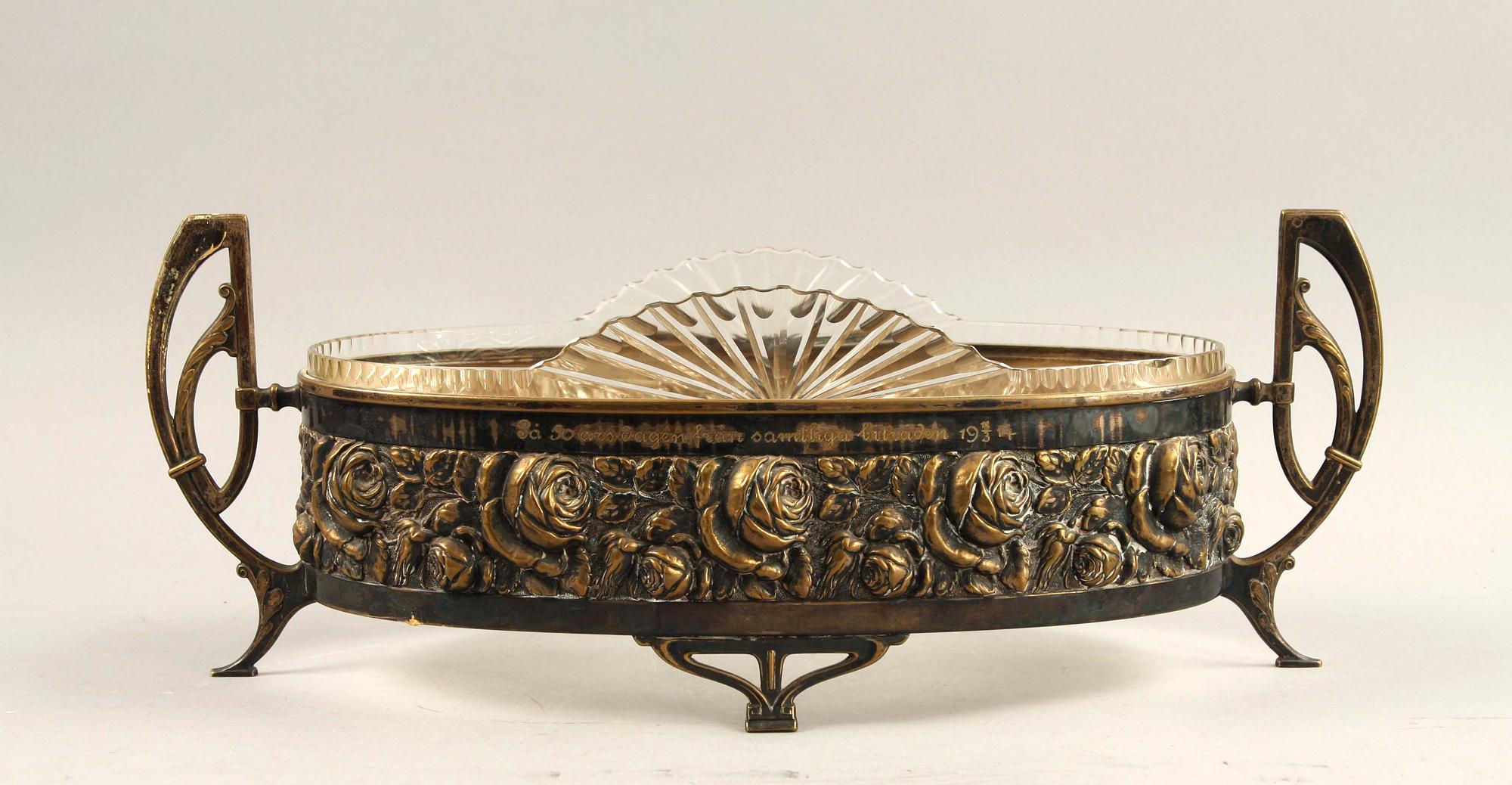 JARDINIERE, jugend, nysilver och glas.