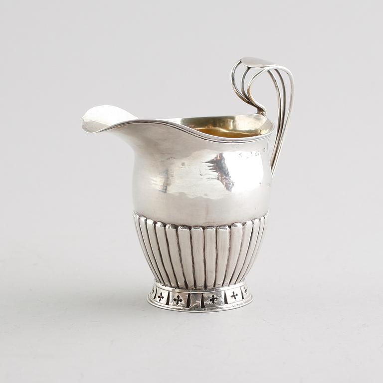 GRÄDDKANNA, silver, svenska stämplar Nyköping 1823. Vikt ca 83 gram.