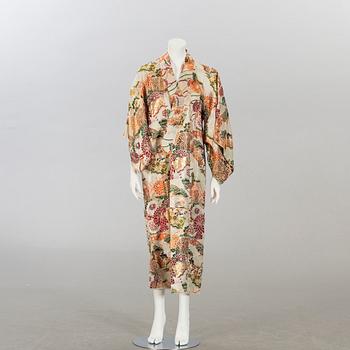 A Japanese 20th century silk brocade kimono.