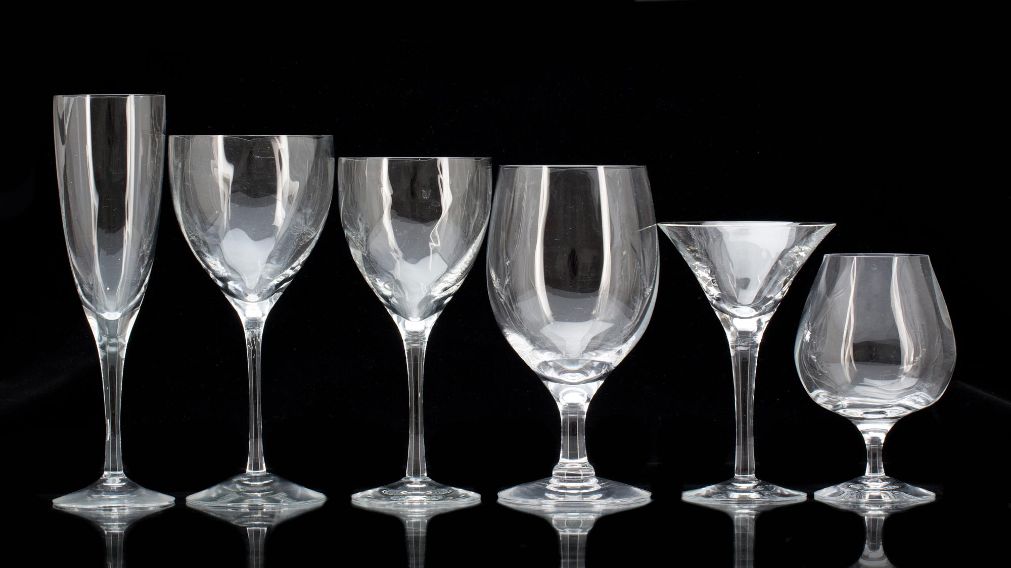 GLASSERVIS, 65 delar, "Chateau", Bertil Vallien, Kosta Boda.
