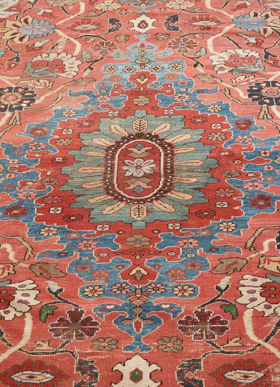 ANTIQUE MAHAL. 529,5 x 374,5 cm.
