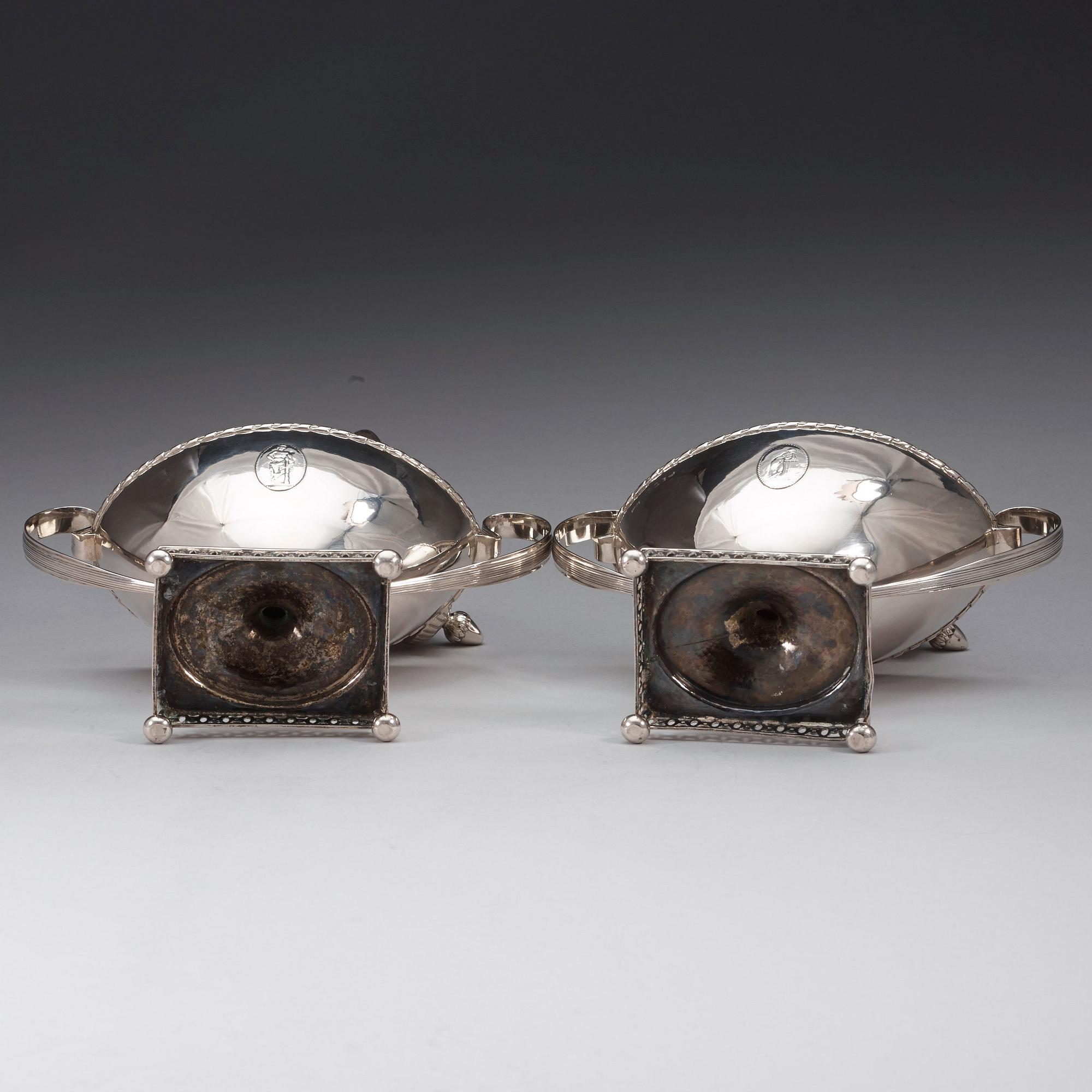 SOCKERSKÅLAR med lock, ett par, av Nils Tornberg Linköping 1798. Gustavianska.