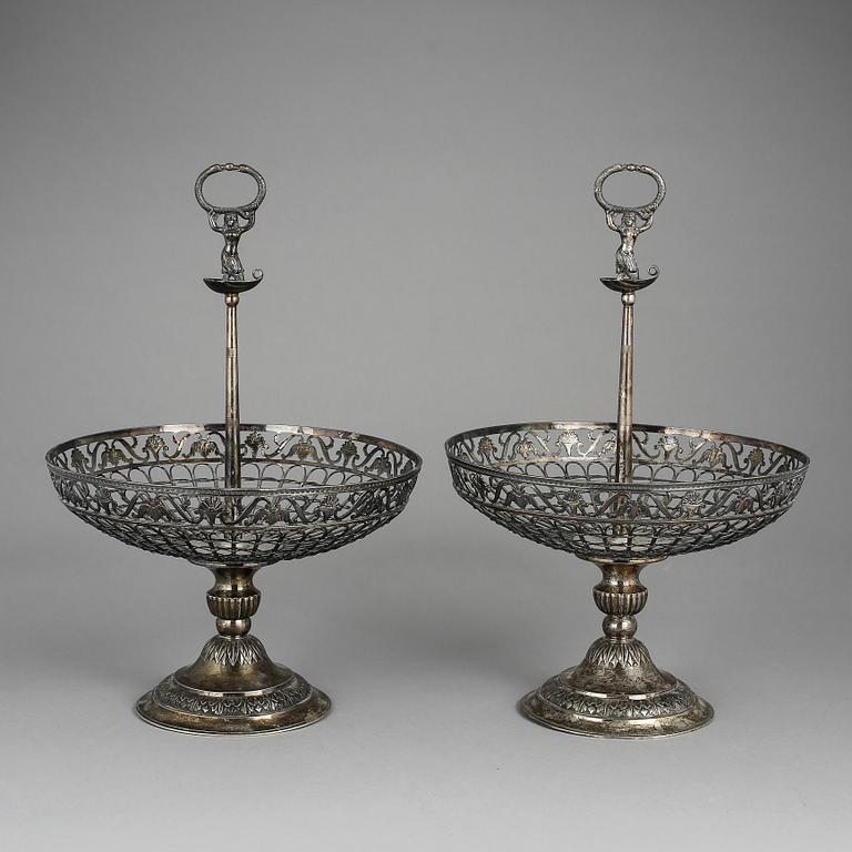 KAKFAT, ett par, empire, Johan Gustaf Åkerman, Stockholm, 1826. Totalvikt 1550 g.