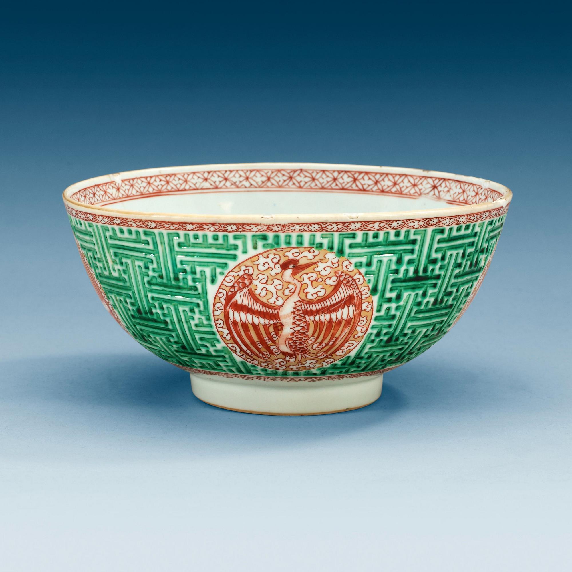 A famille verte bowl, Qing dynasty, Kangxi (1662-1722).