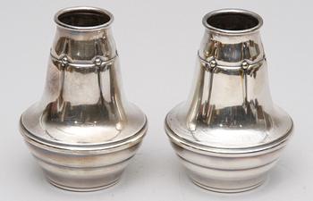 VASER, ett par. Nysilver.