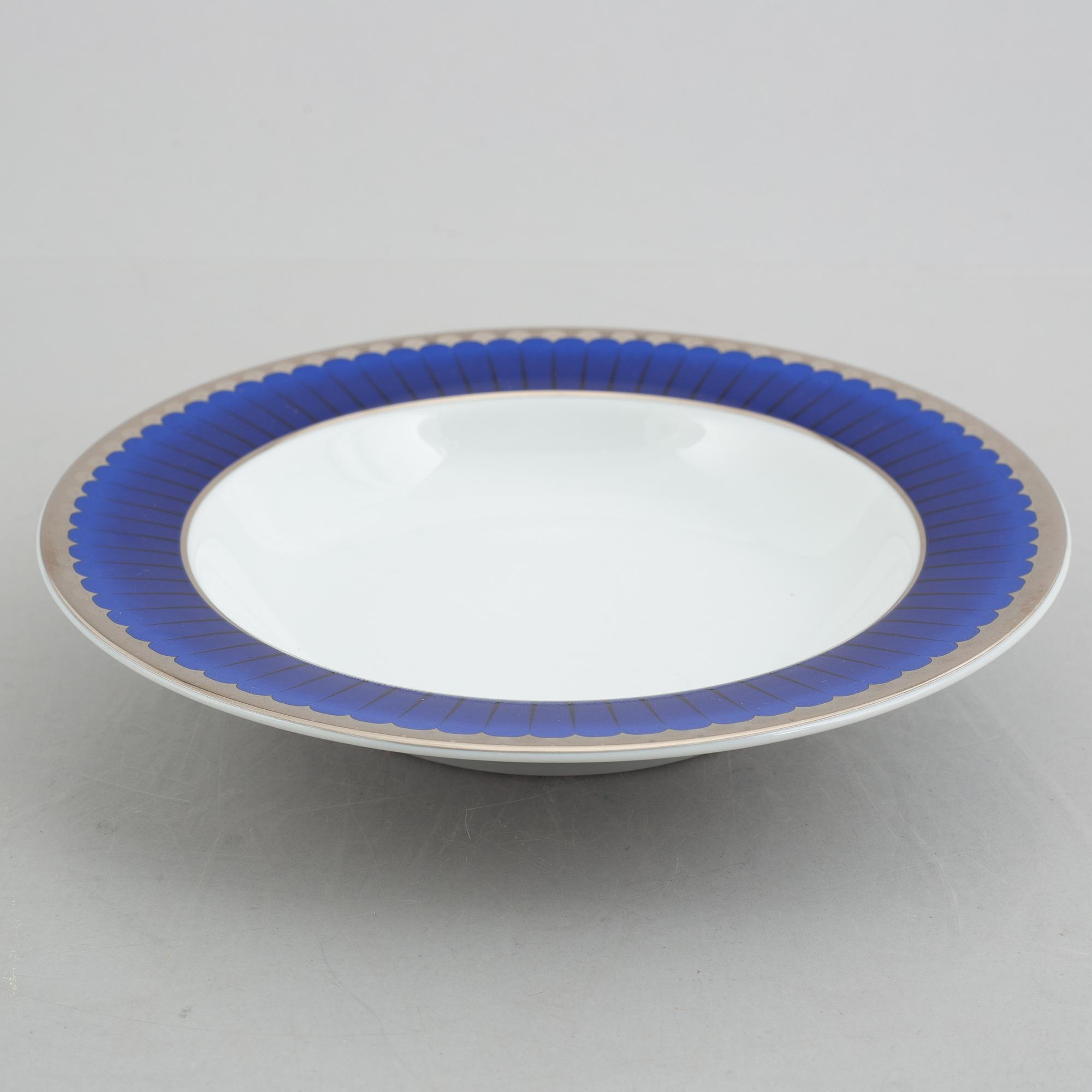 Sigvard Bernadotte, servis, 52 delar porslin, "Marianne Royal Blue "Christineholm/Fyrklövern, Millenniumserien 2000.