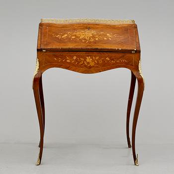 DAMARBETSBORD, rokokostil, 1900-tal.