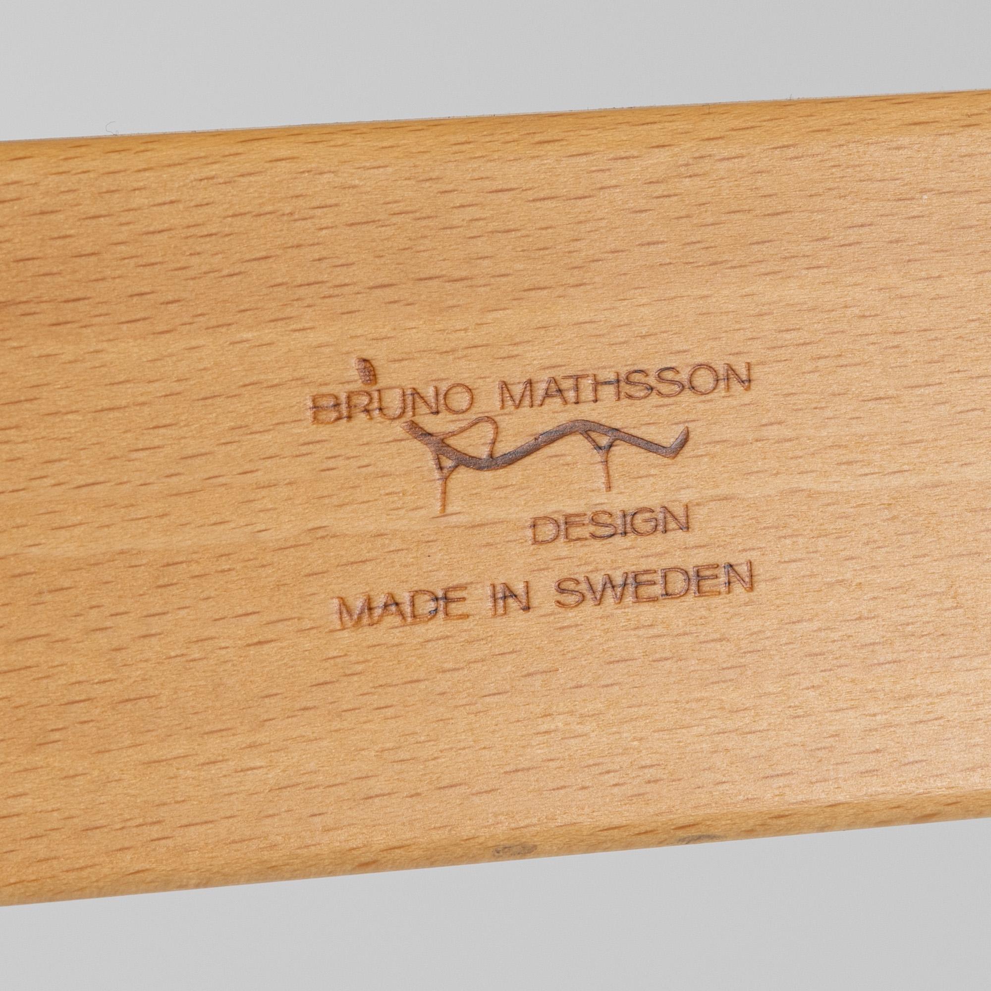 Bruno Mathsson, fåtölj "Eva", Bruno Mathsson International, Värnamo 2003.