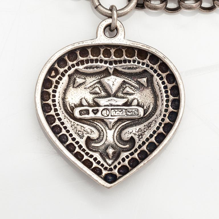 A stelring silver collier "Treasure collier/collection". Kalevala Koru, Helsinki 1989.