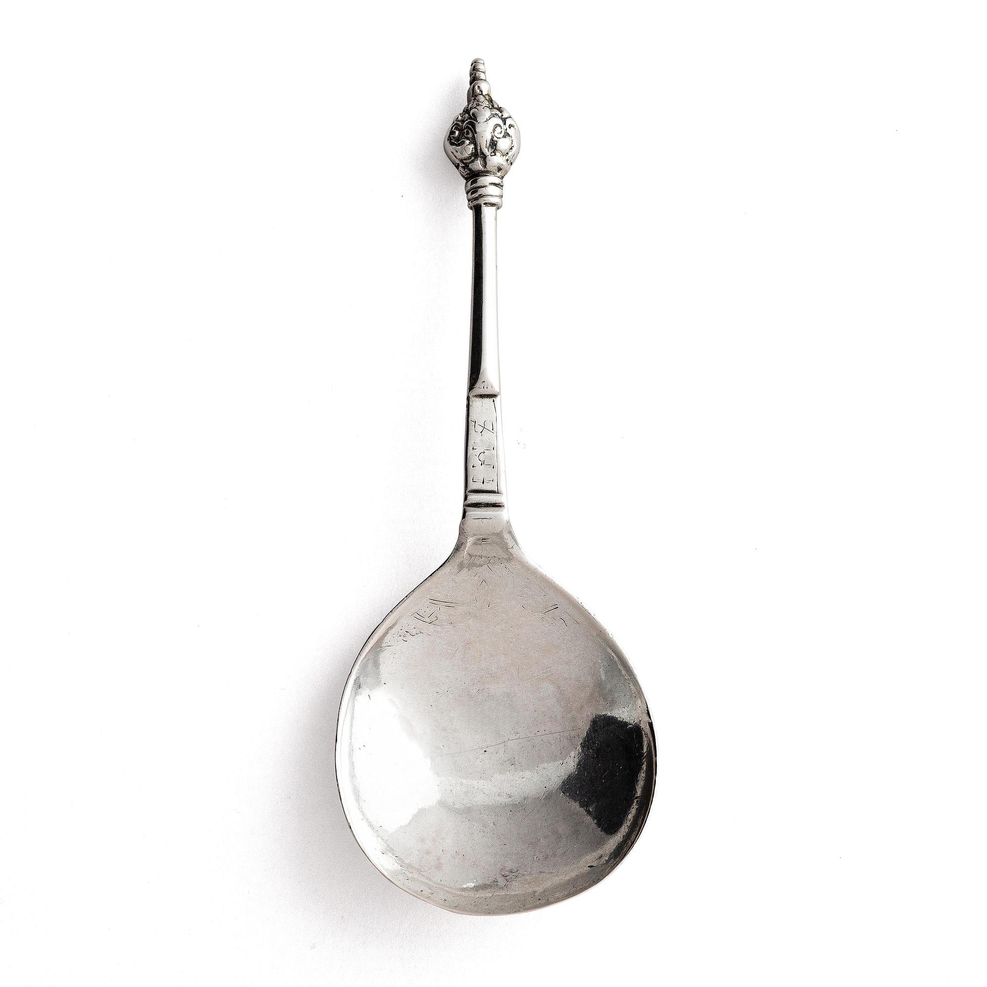 A Scandinavian 17th/18th century silver spoon.