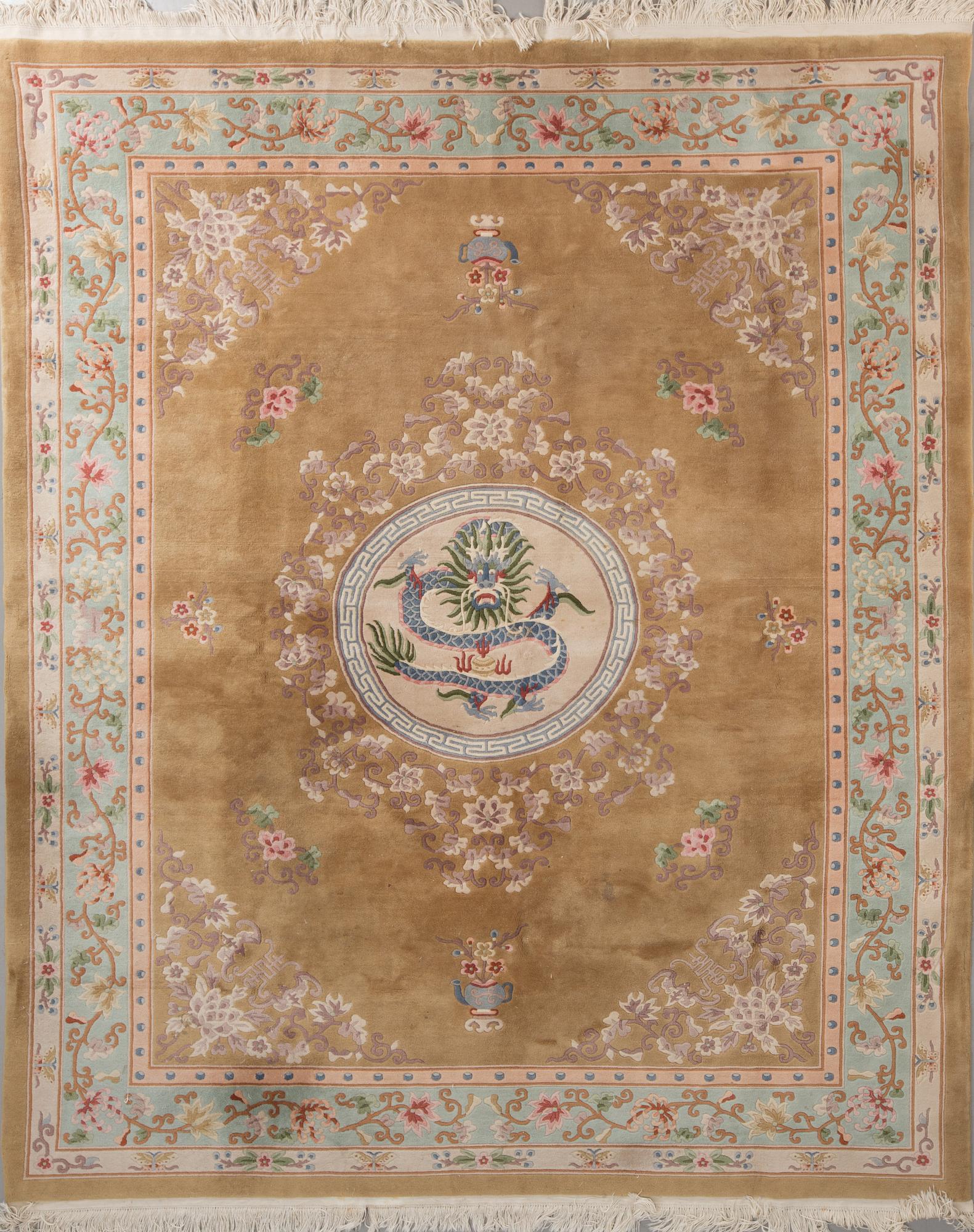 MATTA, old, Kina, ca 361 x 277 cm.