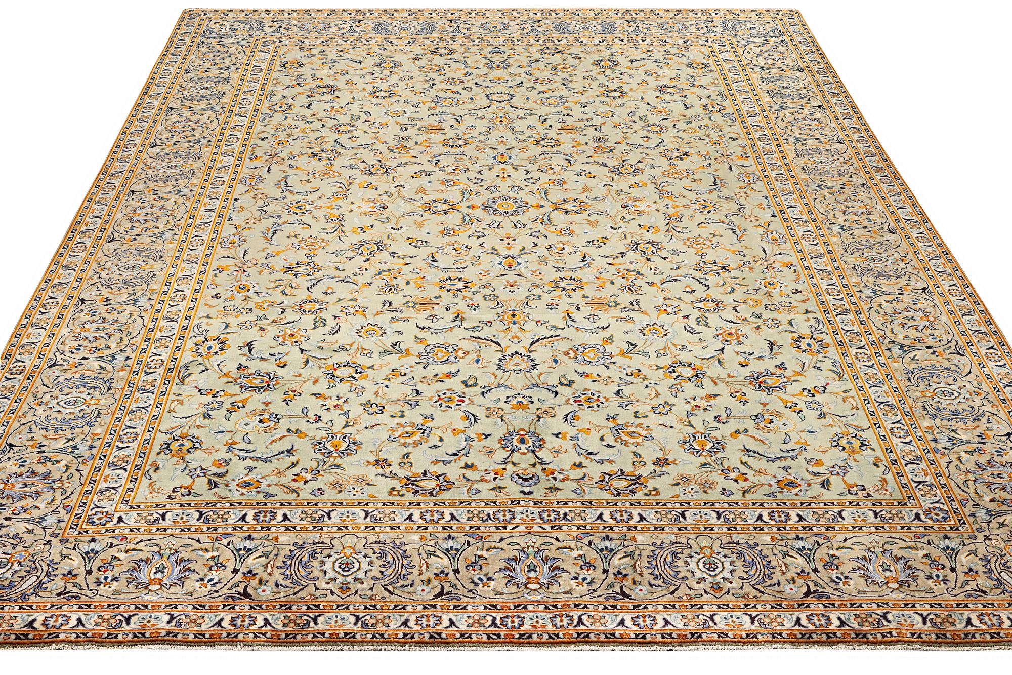 A Kashan carpet, a. 420 x 305 cm.