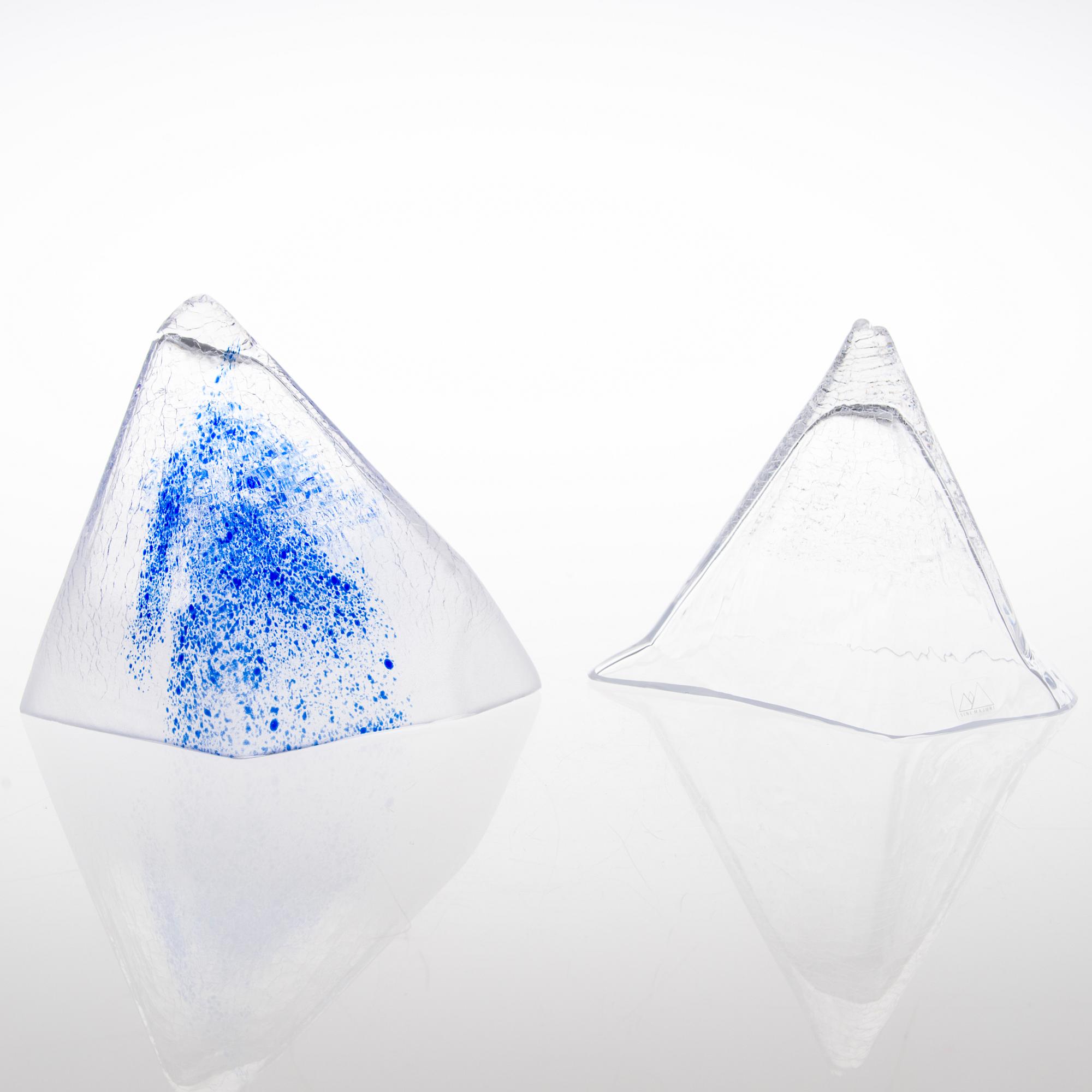 SINI MAJURI, glasskulpturer, 2 st, signerade Sini Majuri 2018.