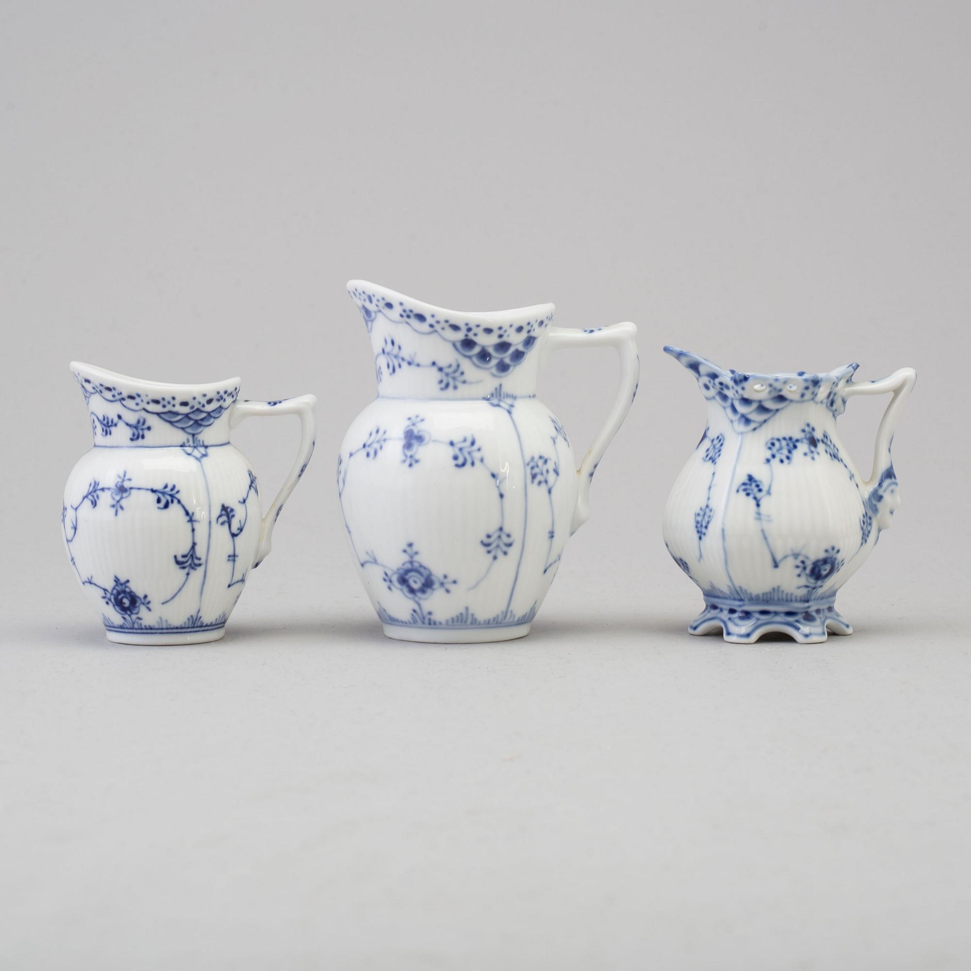 A set of 49 pieces of 'Musselmalet' porcelain tableware, Royal Copenhagen.