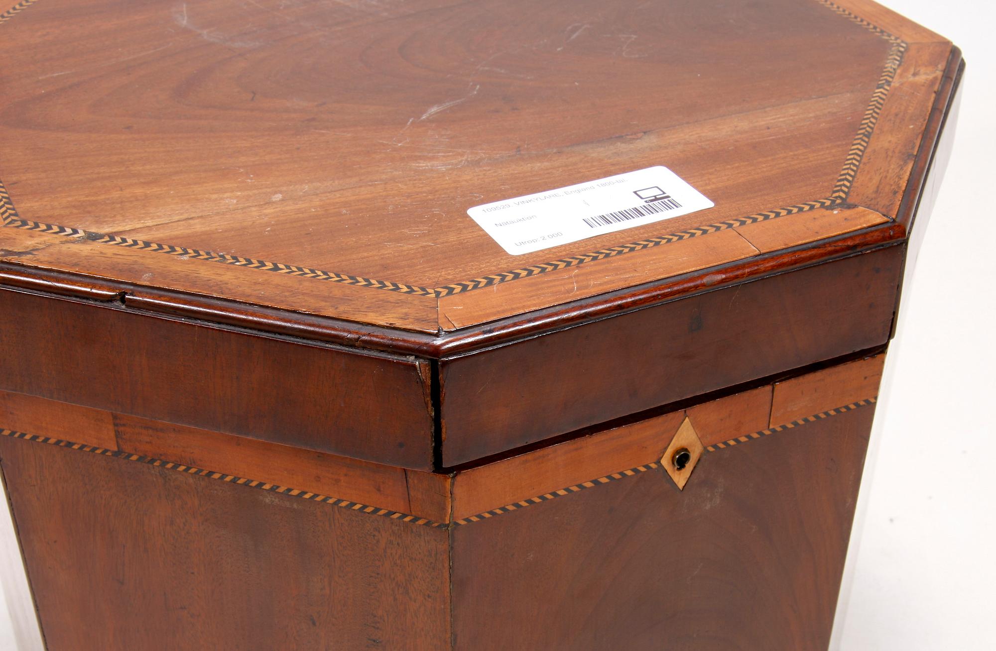 VINKYLARE, England 1800-tal.