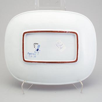 STIG LINDBERG, a faience dish, Gustavsberg 1950s.