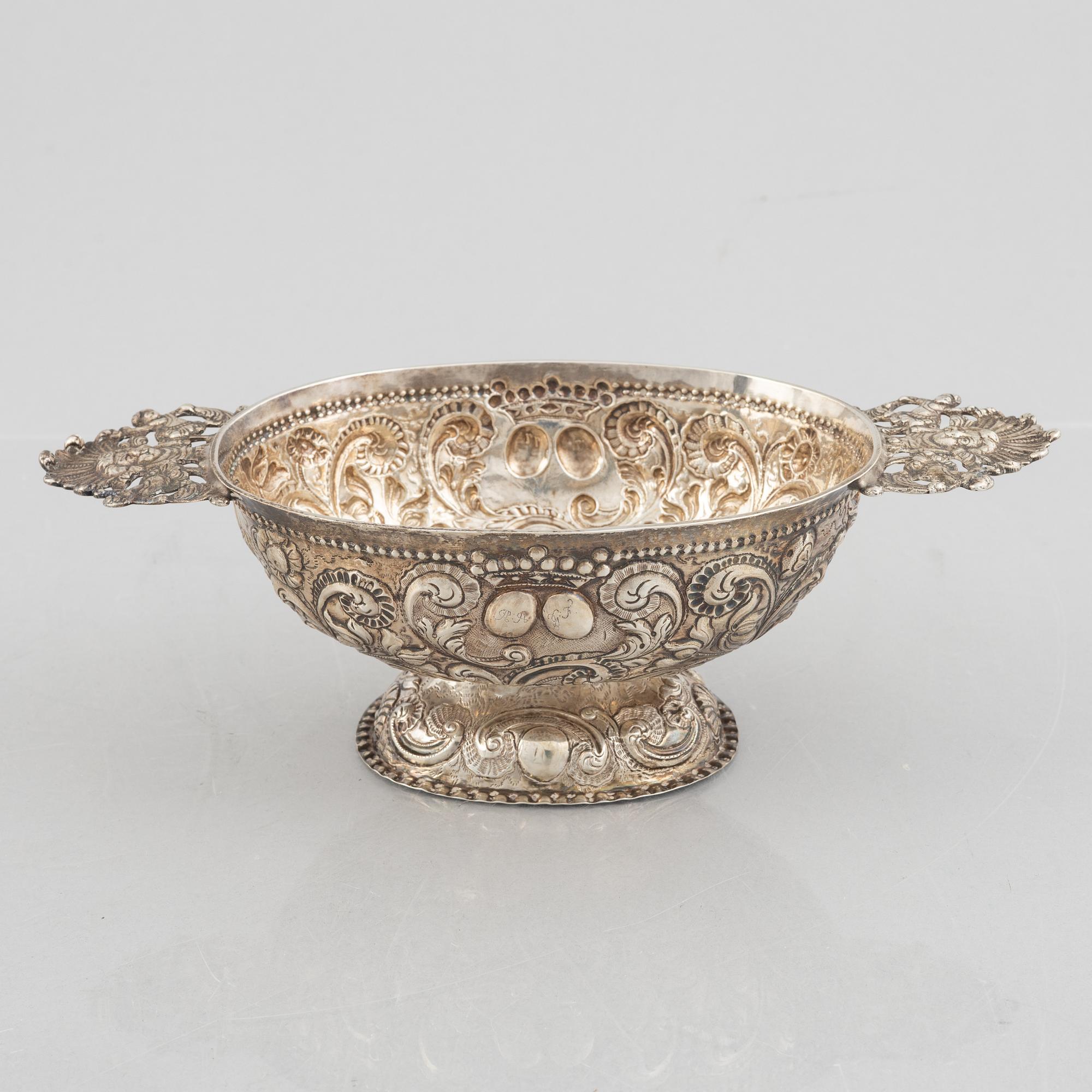A Baroque style silver bowl, 19th Century.