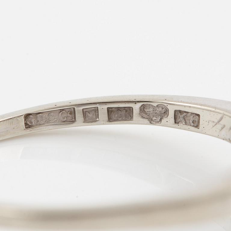 Ring 18K white gold set with round brilliant-cut and eight-cut diamonds.