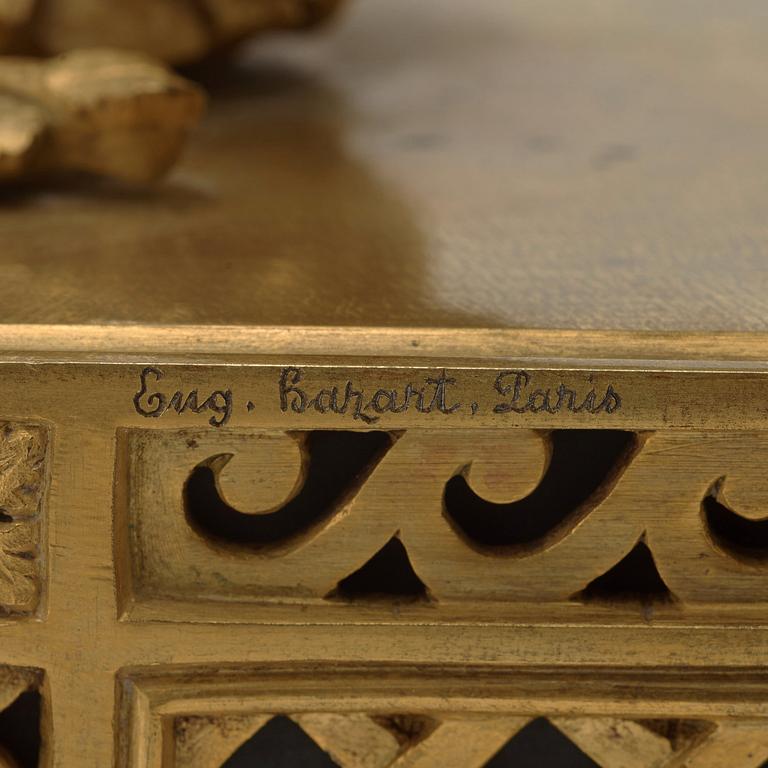 BORDSPENDYL, av Eugene Hazart (1838-1891, bronsmakare i Paris),  Louis XVI-stil, 1800-talets andra hälft.