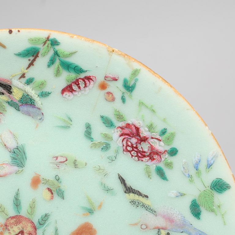 Nine porcelain items from China, made around year 1900 and 20th century.