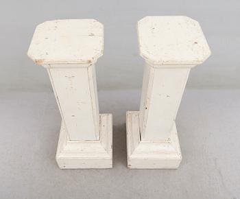 KOLONNER, 1 par, omkring år 1900.