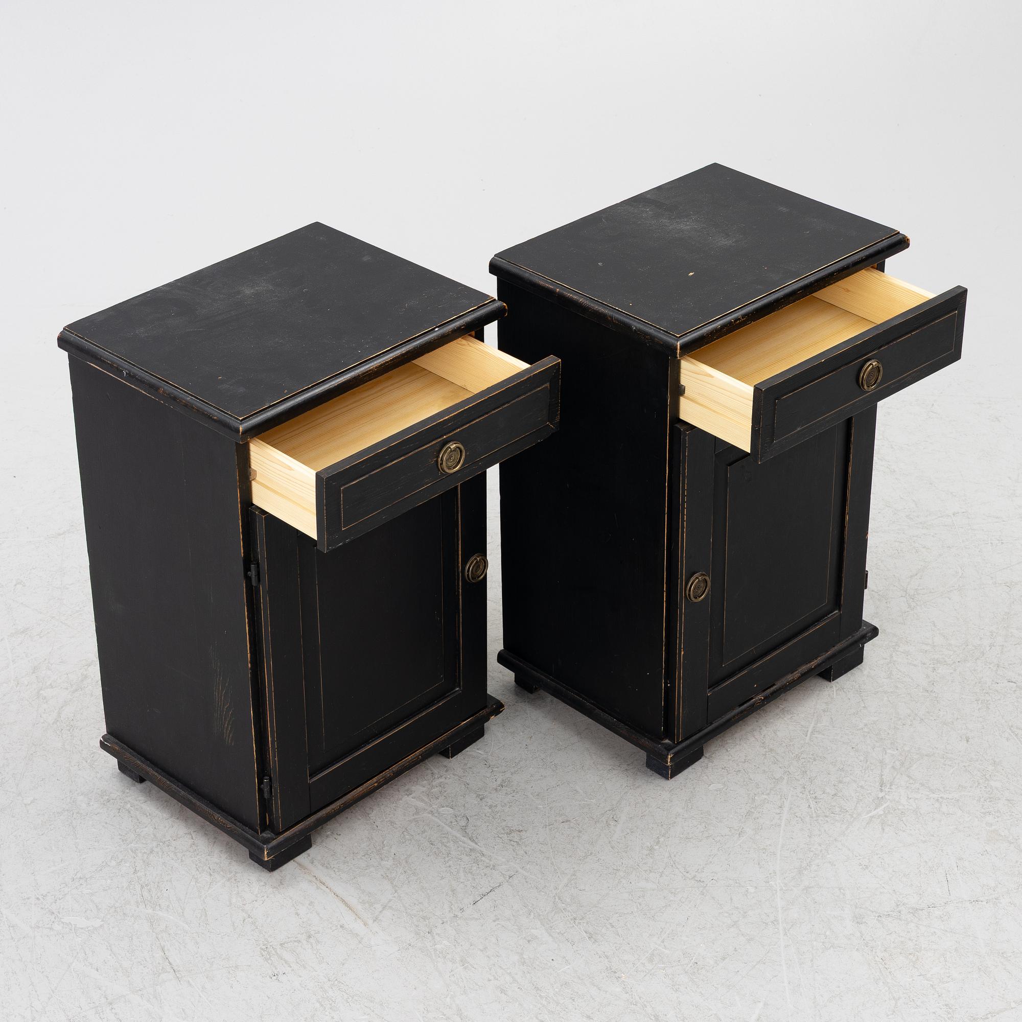 Bed cabinets, a pair, Gustavian style, 20th century.