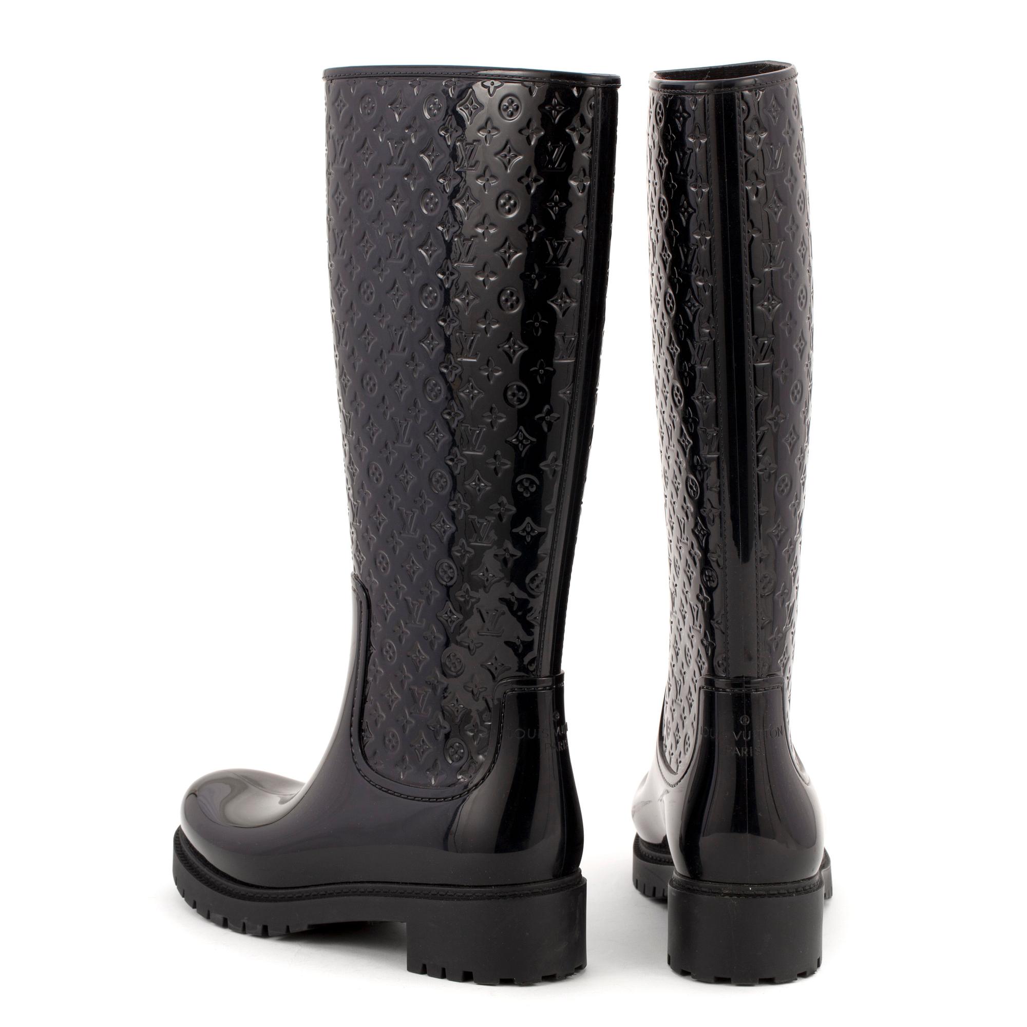 LOUIS VUITTON, a pair of rain boots. Size 36.