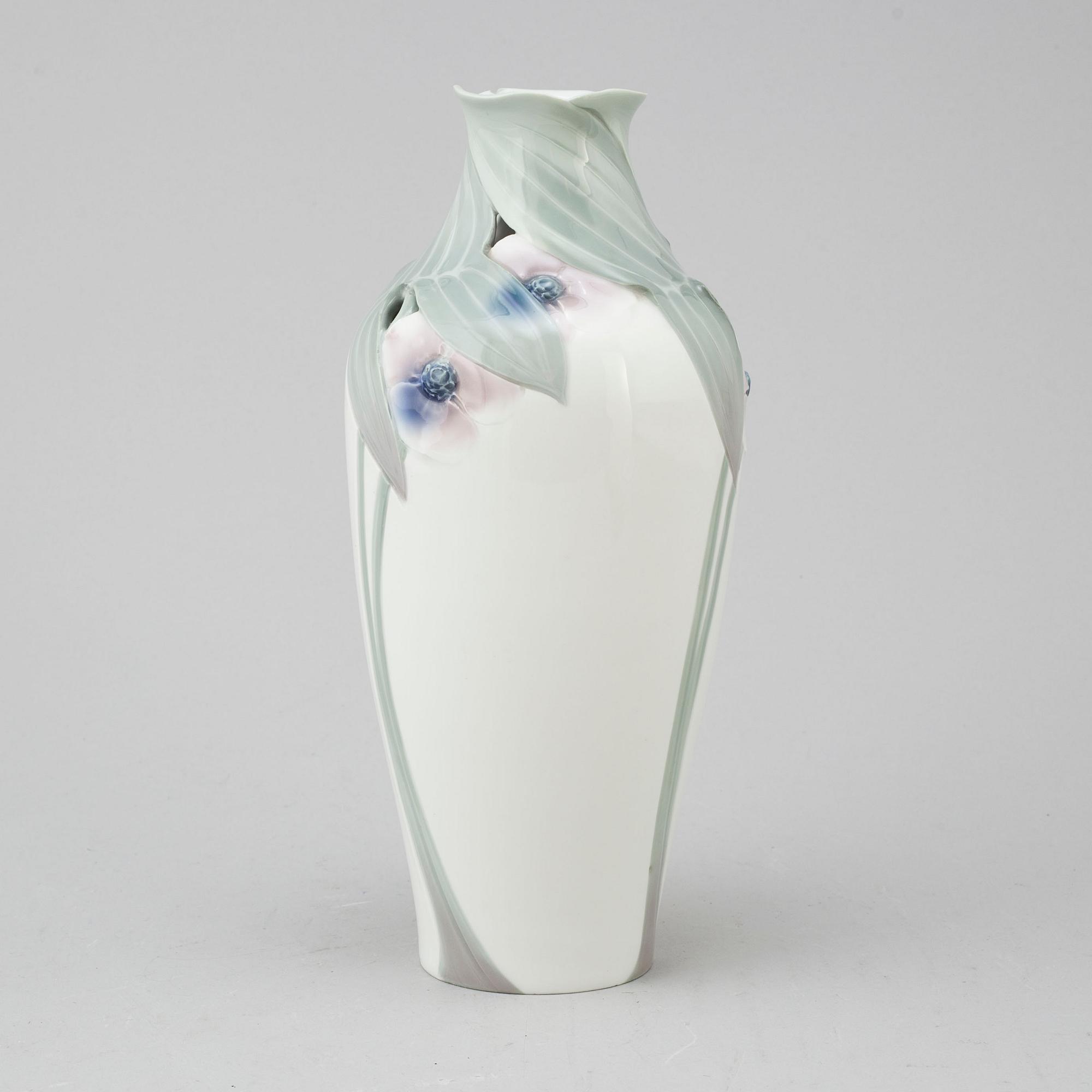 An Art Noveau vase by Hilma Persson-Hjelm, Rörstrand, early 20th century.