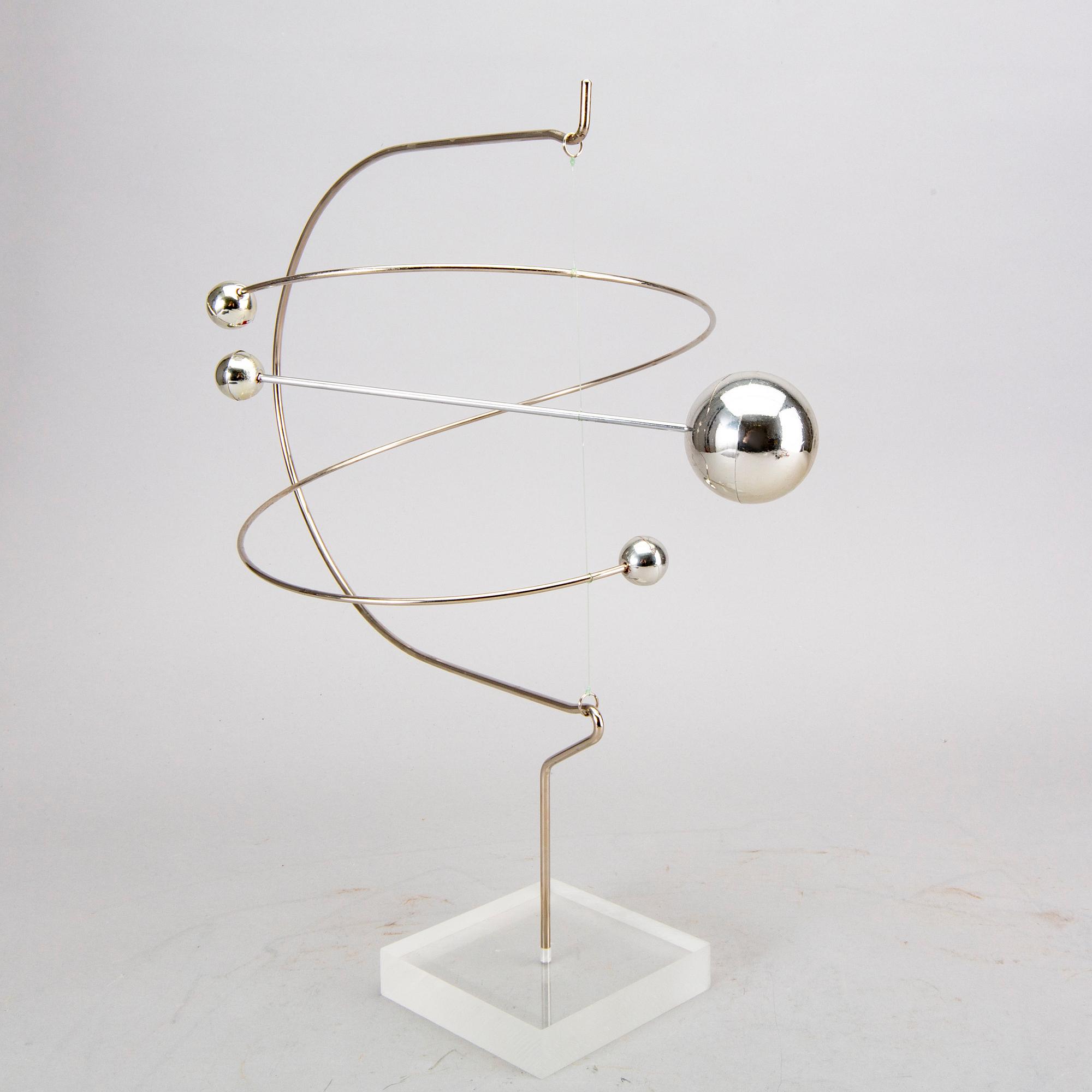 Anni & Bent Knudsen, skulptur/mobil osignerad.