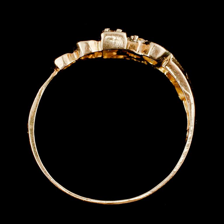 RING, 14k guld med fasettslipad glas, 2000-tal. Vikt 4 g.