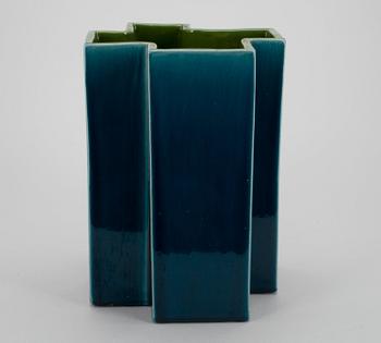 Heidi Blomstedt, A CERAMIC VASE.