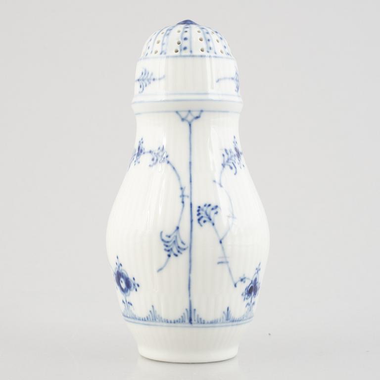 A 'Blue Fluted' / 'Musselmalet rifflet' porcelain sugar shaker, Royal Copenhagen, model 2126, post 1923.