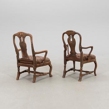 Karmstolar två st , rokoko  1700-talets mitt.