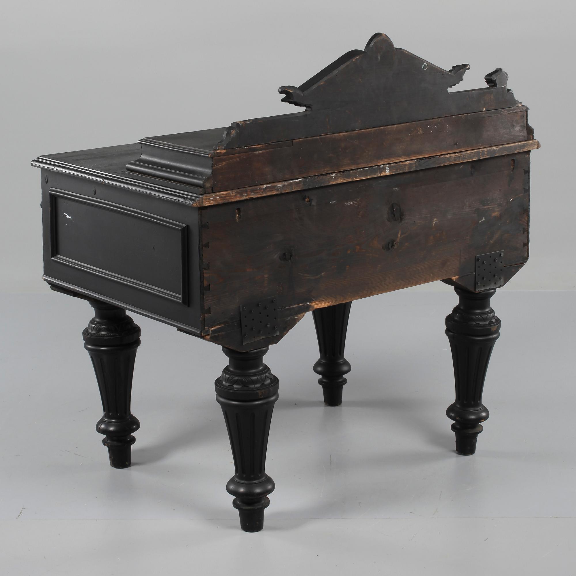 SKRIVBORD, nyrenässans, omkring sekelskiftet 1800/1900.
