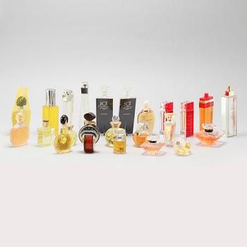 17 so called factices and 7 perfume testers.