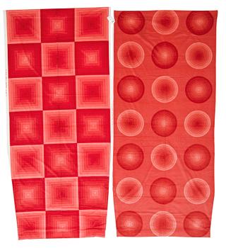 121. CURTAINS, 3 PIECES, AND SAMPLERS, 4 PIECES. Cotton velor. A variety of light red nuances and patterns. Verner Panton.