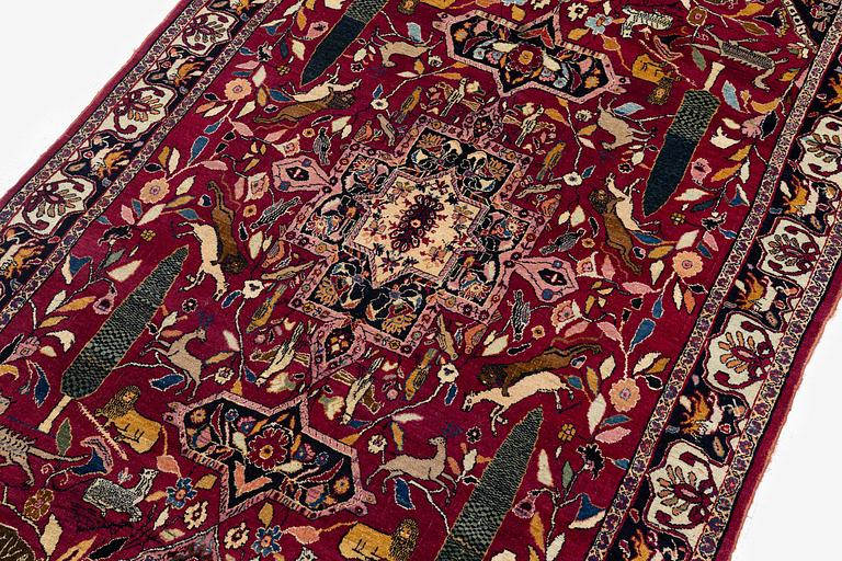 Matta, antik Khorasan, östra Persien, ca 234 x 134 cm.