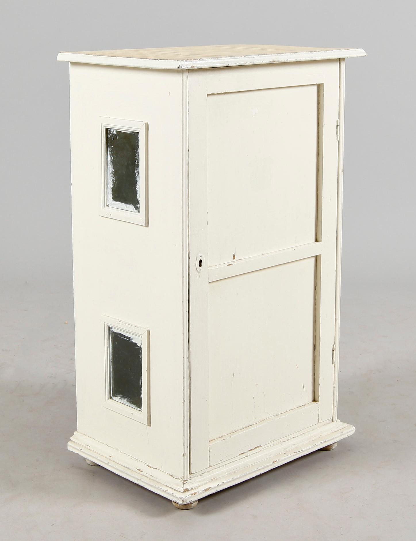 DOCKSKÅP, sekelskiftet 1900.