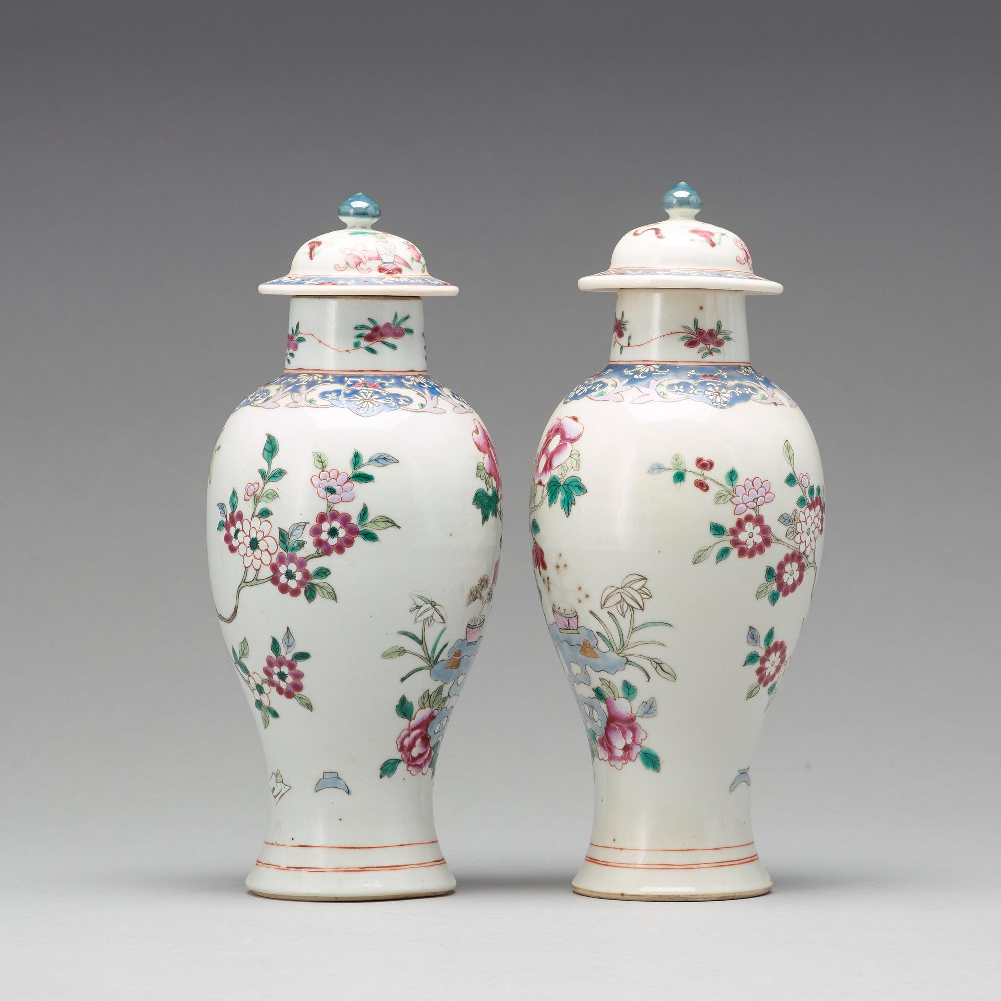 VASER med LOCK, ett par, kompaniporslin. Qingdynastin, Qianlong (1736-95).
