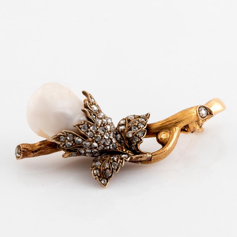 Hänge 18K guld med en pärla och rosenslipade diamanter.