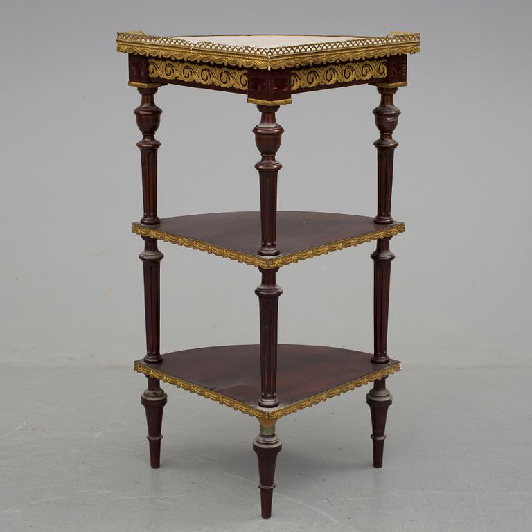 ETAGEBORD, Louis XVI-stil, 1900-talets första hälft.
