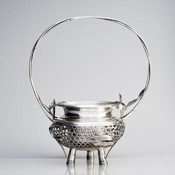 A Japanese silver basket, early 20th Century.