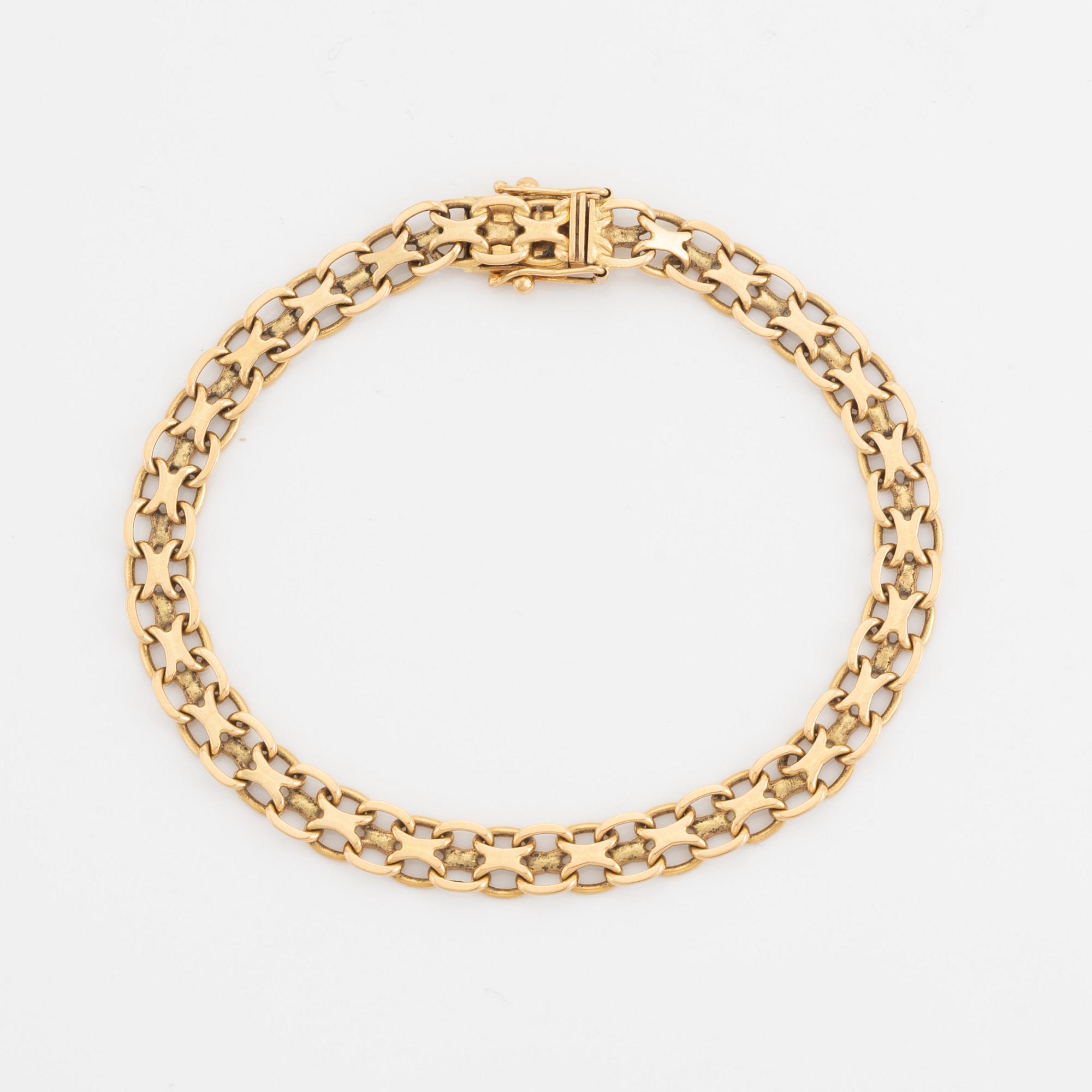 18K gold bracelet.