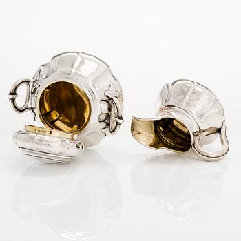 Sazikov, Sockerskrin och mjölkkanna, Kejserlig hovleverantörsstämpel Sazikov, S:t Petersburg 1860.