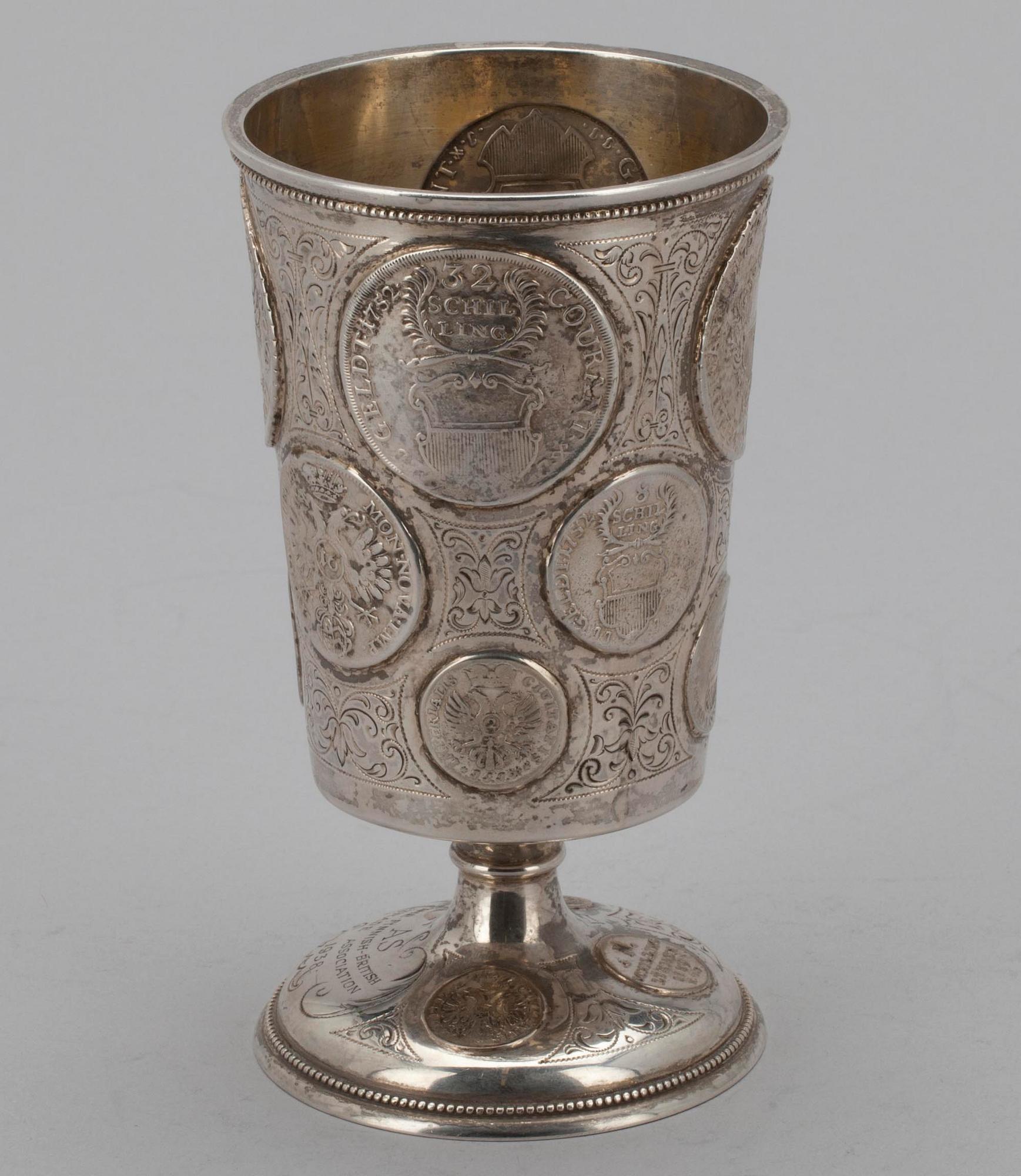 BÄGARE, silver, 1800-tal med mynt, Tyskland omkring 1900. Vikt 320 g.